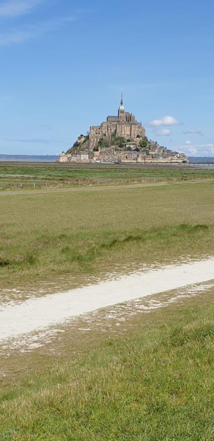 Welcoming And Peaceful Bed And Breakfast Fougerolles-du-Plessis Экстерьер фото