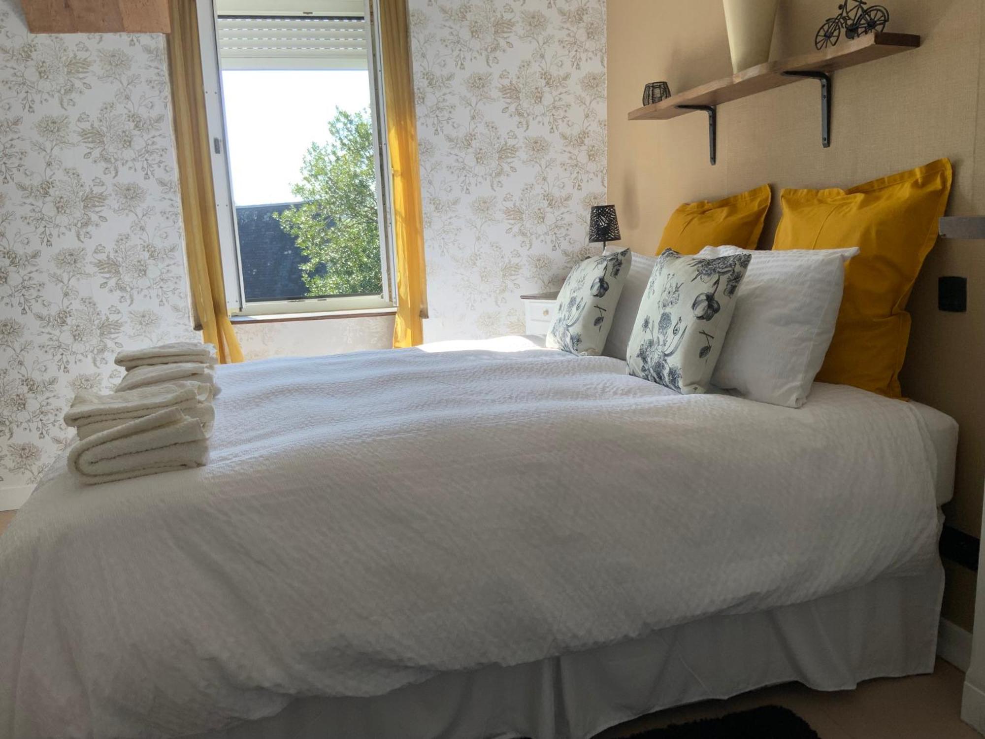 Welcoming And Peaceful Bed And Breakfast Fougerolles-du-Plessis Экстерьер фото