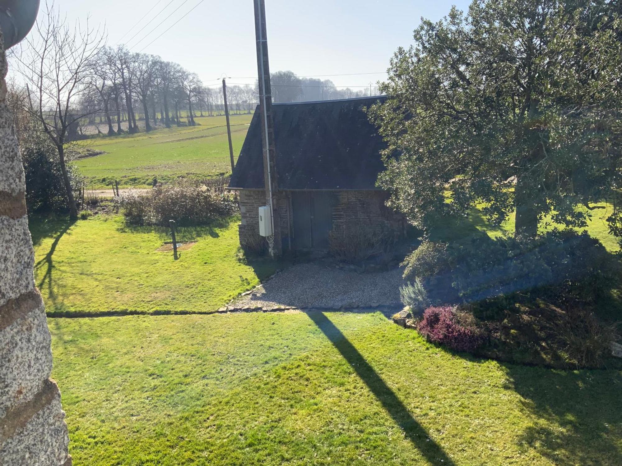 Welcoming And Peaceful Bed And Breakfast Fougerolles-du-Plessis Экстерьер фото