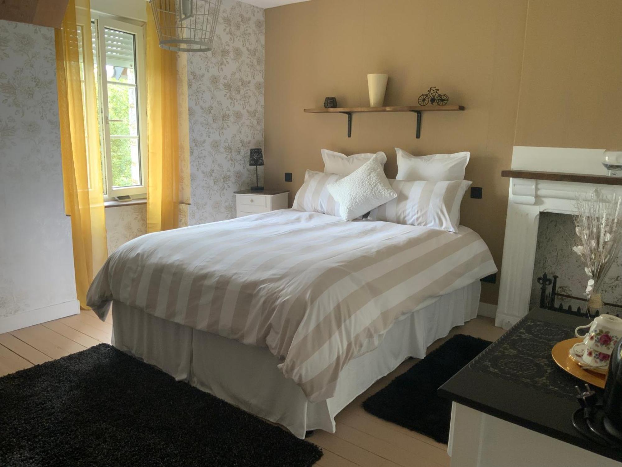 Welcoming And Peaceful Bed And Breakfast Fougerolles-du-Plessis Экстерьер фото